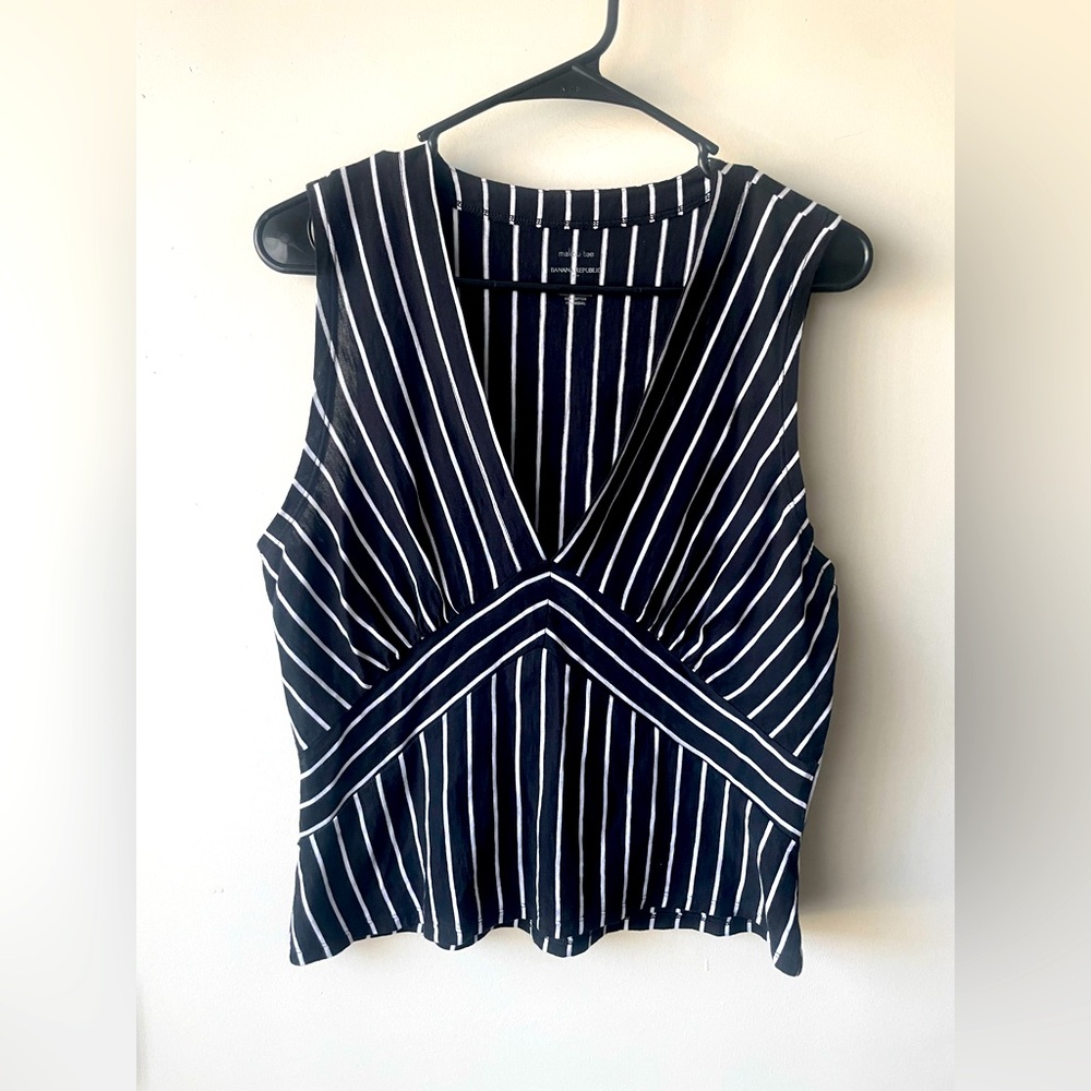 COPY - Maliou tree (banana republic) women’s top - Picture 4 of 7